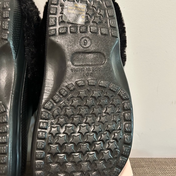 Juicy Couture Black Slippers with Gold Logo - Picture 6 of 6